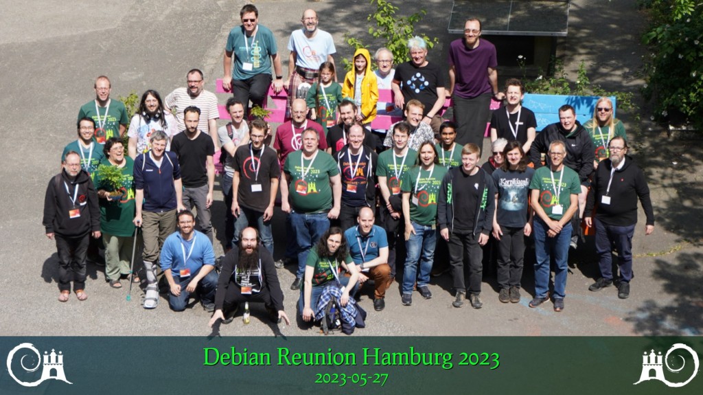 Gruppefoto fra Debian gjenforeningen i Hamburg 2023